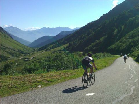 Bike tour: Alpe d Huez and Much More