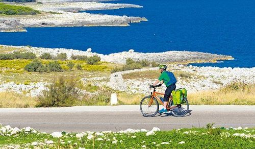 Bike tour: Coastline and Culture of Italy's Heel